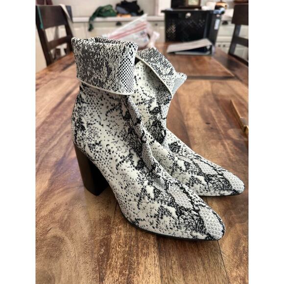 Steve Madden Women's Snake Print Textile Trent Knit Ankle Bootie Shoes Size 9M - Picture 3 of 12